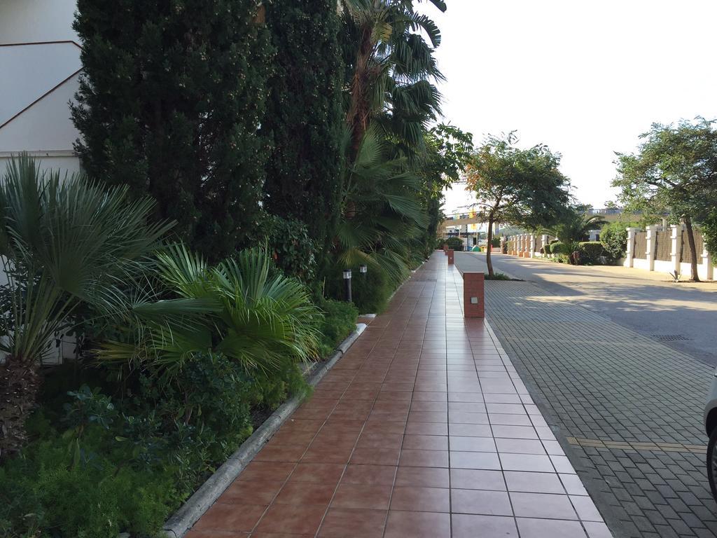Sinfonia Del Mar Apartment Estepona Eksteriør bilde